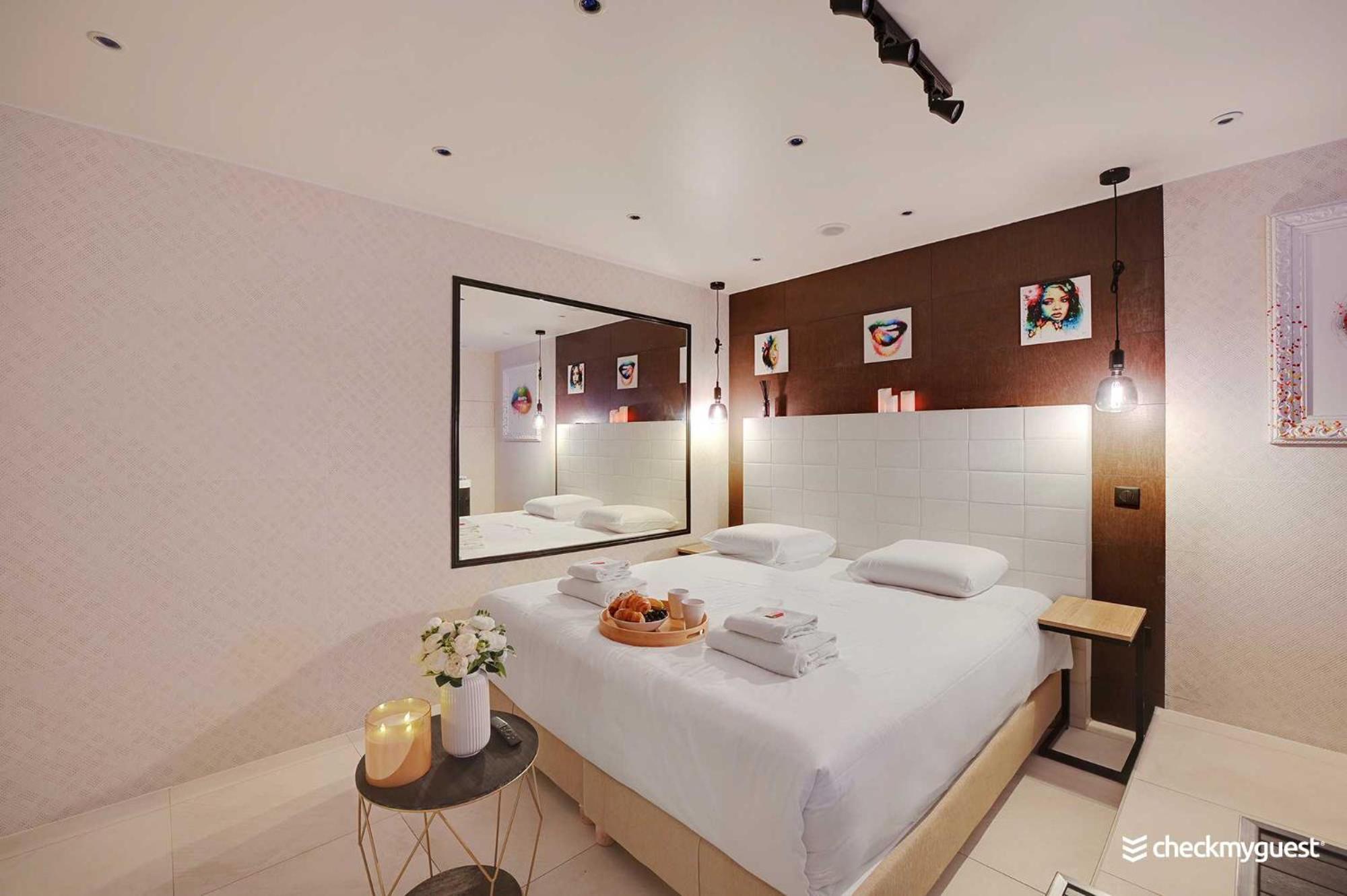 Intimate Apartment With Air Conditioner & Jacuzzi 2Br 6P Montmartre Parijs Buitenkant foto