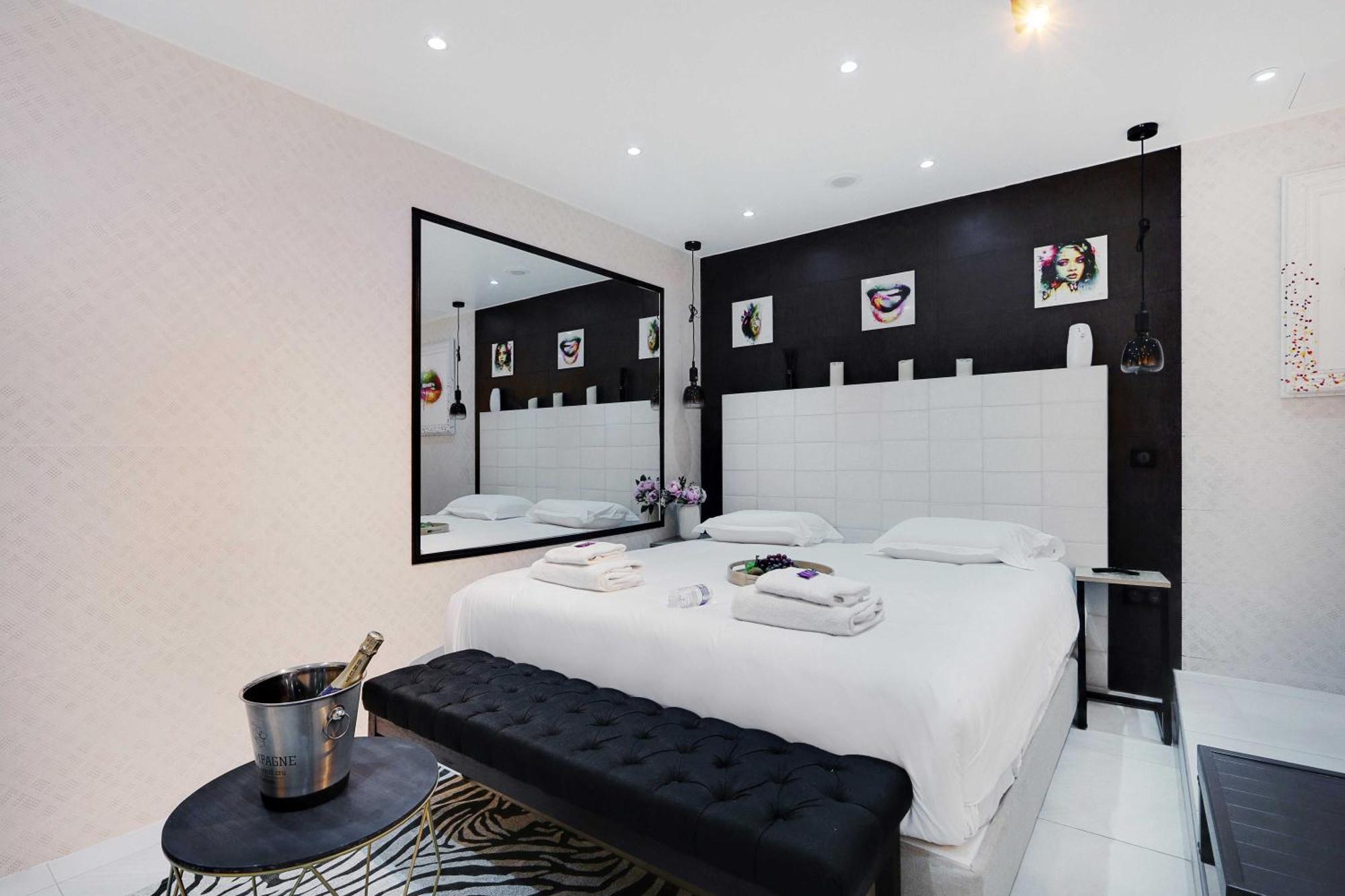 Intimate Apartment With Air Conditioner & Jacuzzi 2Br 6P Montmartre Parijs Buitenkant foto