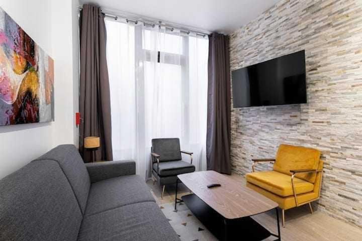 Intimate Apartment With Air Conditioner & Jacuzzi 2Br 6P Montmartre Parijs Buitenkant foto